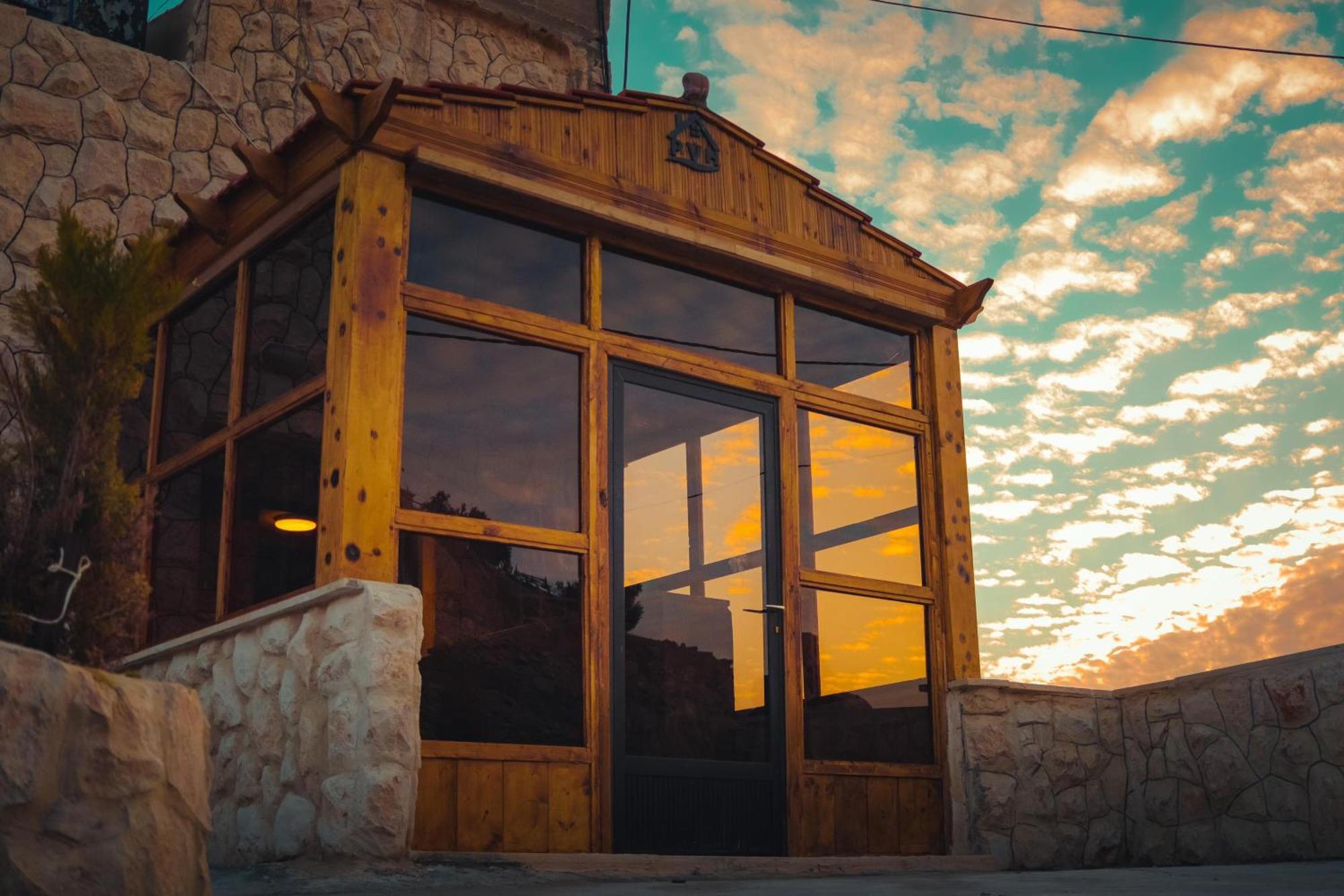 Plaza View Hostel At Tayyibah Exterior foto