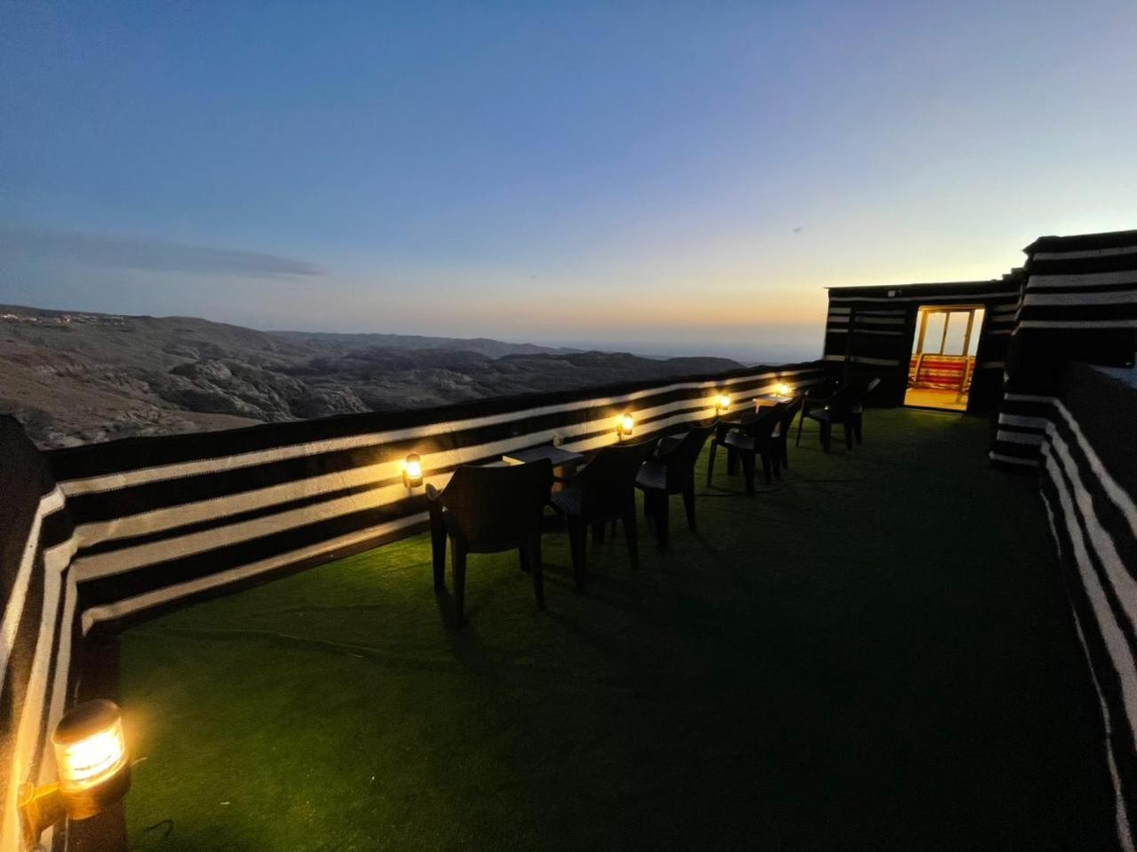 Plaza View Hostel At Tayyibah Exterior foto